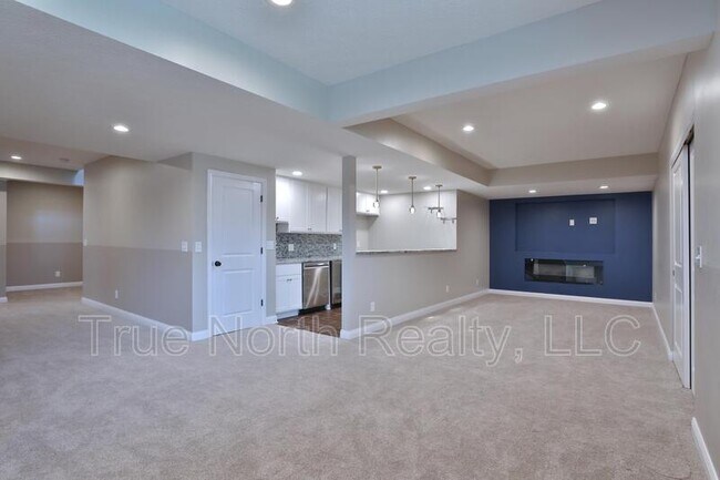 Building Photo - 1412 Leesland Dr