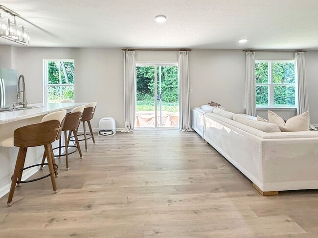 Building Photo - Newer Construction 4 bedroom available for...