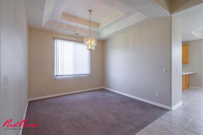 Building Photo - Comfortable 3-bedroom Home. Small Dog Frie...