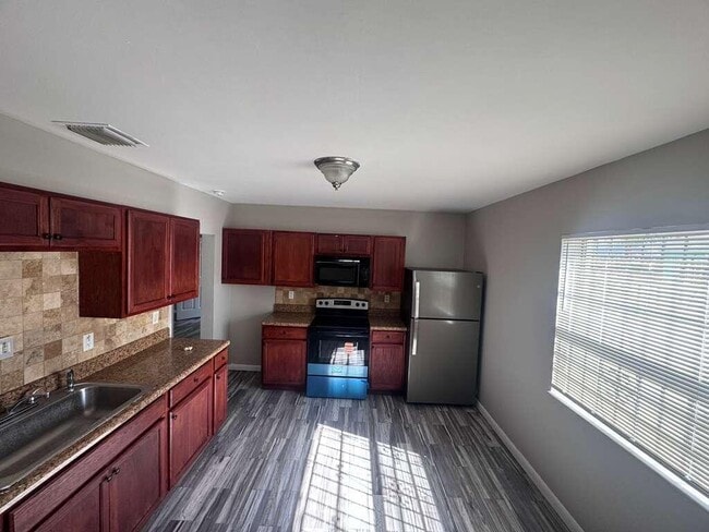 Building Photo - 3309 Avenue S