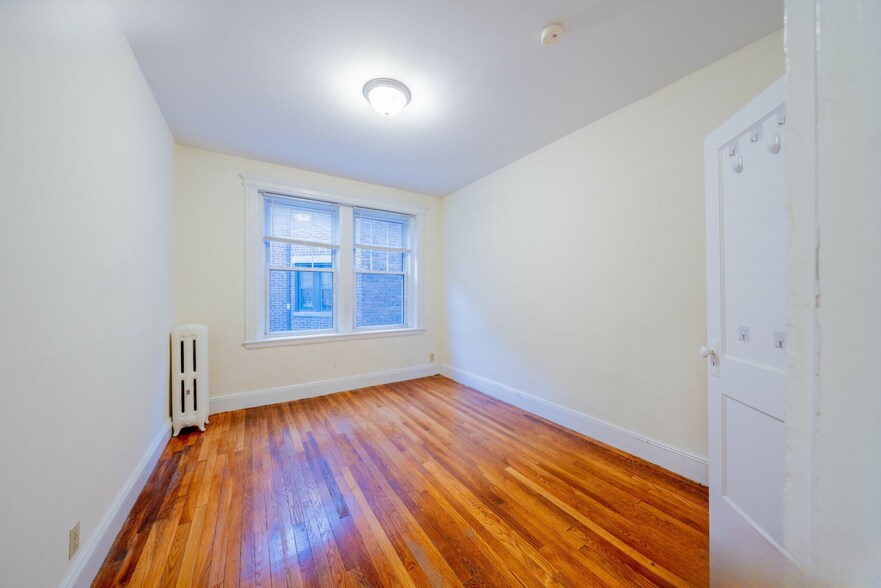 Building Photo - 333 Harvard St