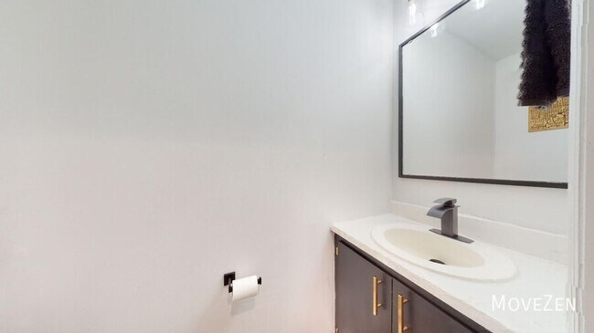 Building Photo - 5008 Alamo Ct