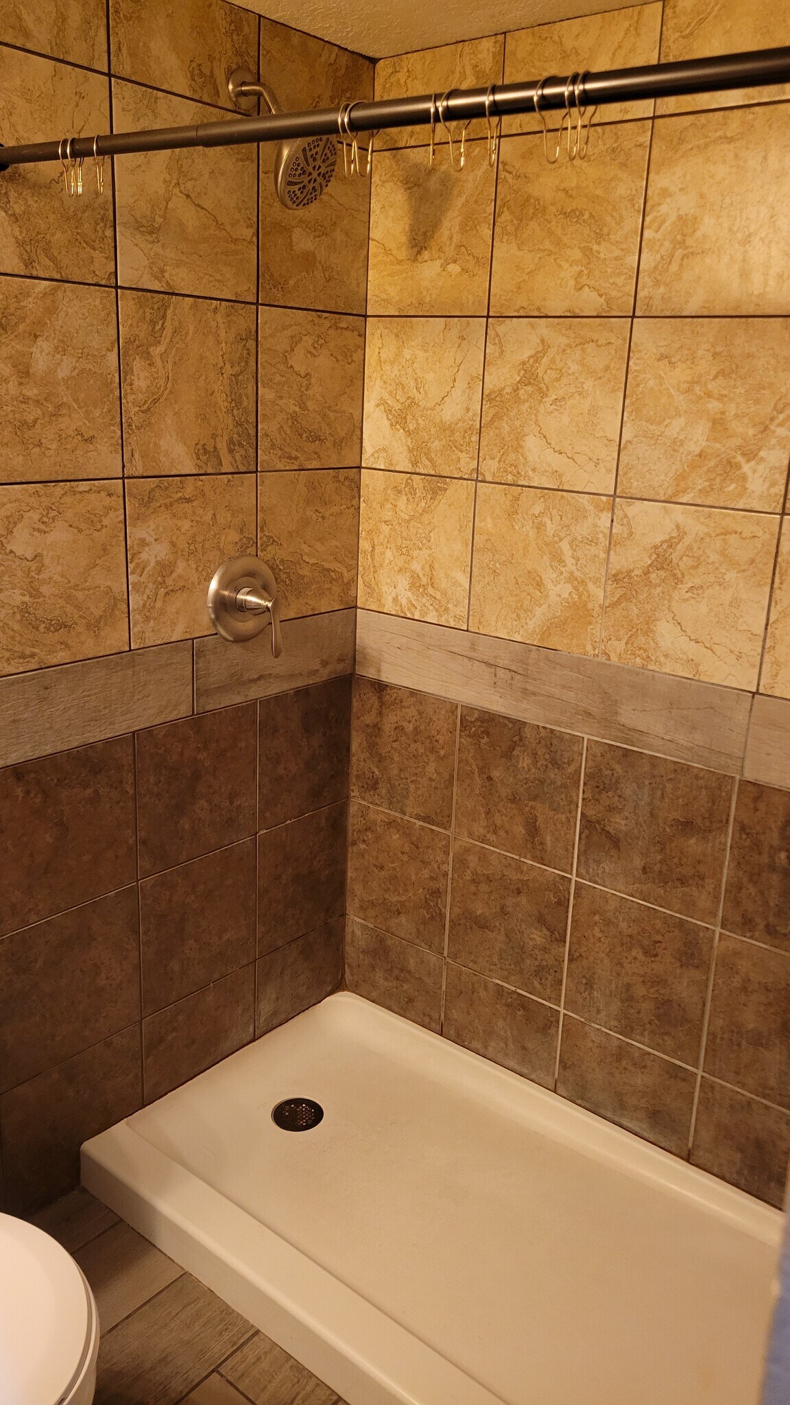 Building Photo - 304 Plaza Heights Rd