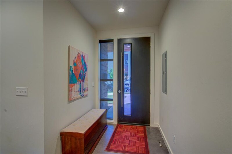 Building Photo - 807 NW 9th St