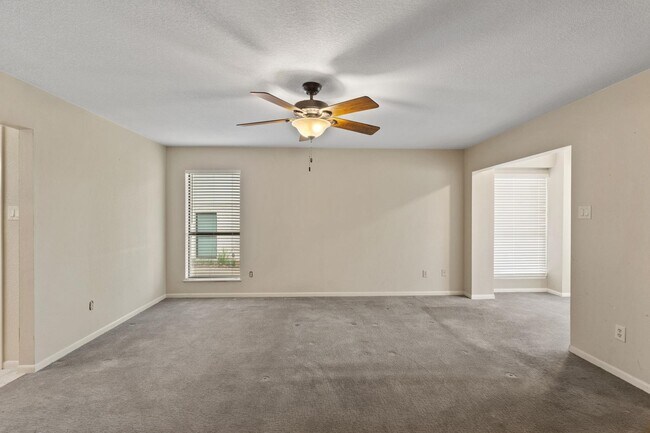 Building Photo - 106 Cross Bow