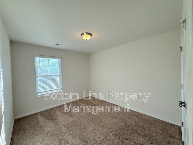 Building Photo - 706 Anglin Forest Way