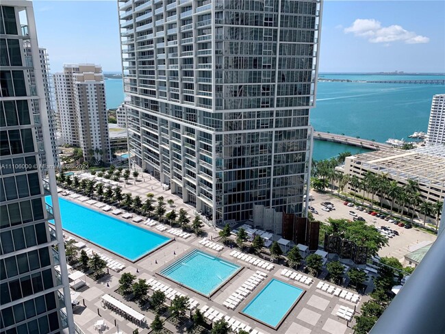 Building Photo - 485 Brickell Ave