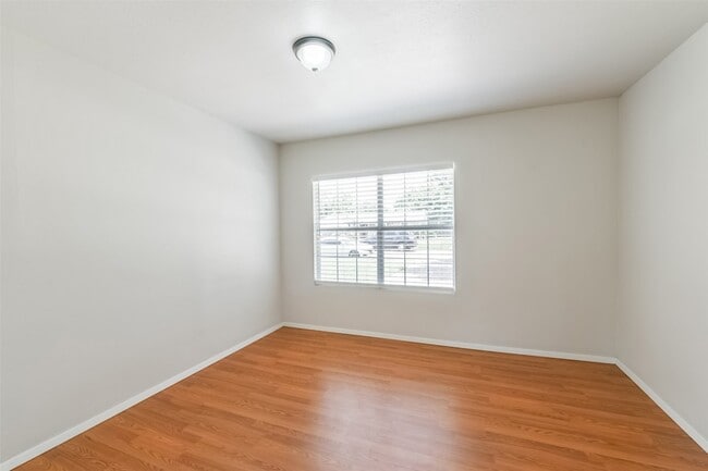 Building Photo - 5514 Vickita Dr