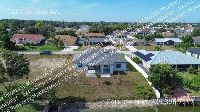 Building Photo - 1227 SE 3rd Ave