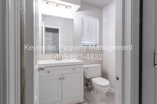 Building Photo - 732 Westridge Ct