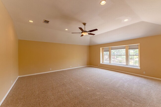 Building Photo - Spacious and stunning 4 bed 3.5 bath in Austin!!!