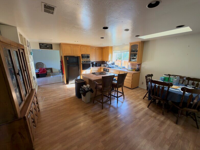 Building Photo - 194 Lu Anne Dr