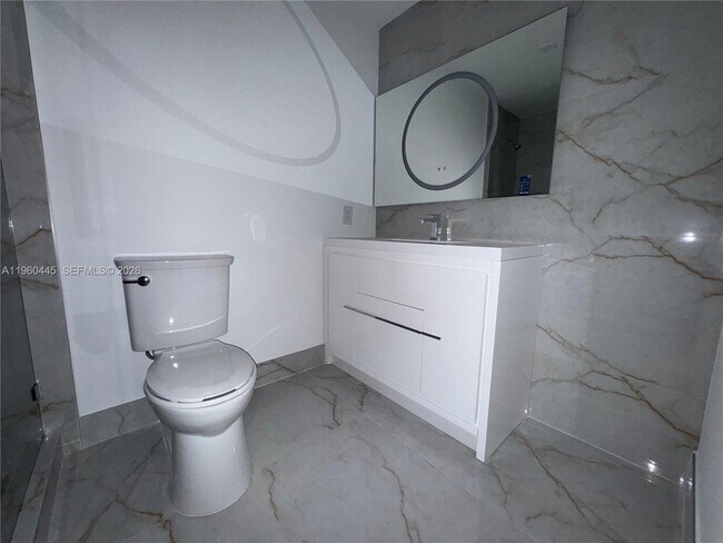 Building Photo - 15385 S Dixie Hwy