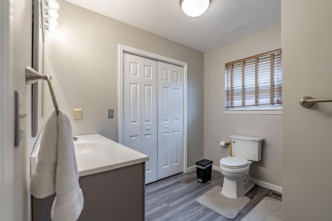 Building Photo - 511 Henry St