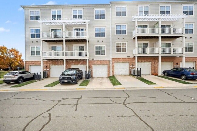 Building Photo - 22824 Ferncrest Terrace