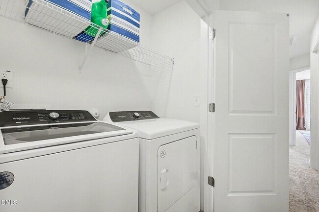 Building Photo - 3 Bedroom 2.5 Bathroom Townhome w/ 1 car garage in a prime location of Flowers Plantation