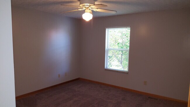 Building Photo - 6946 Seafield Ct