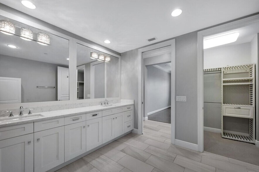 Building Photo - 16386 Viansa Wy