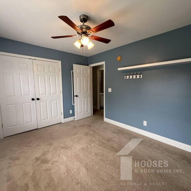 Building Photo - 606 Mattie Ln