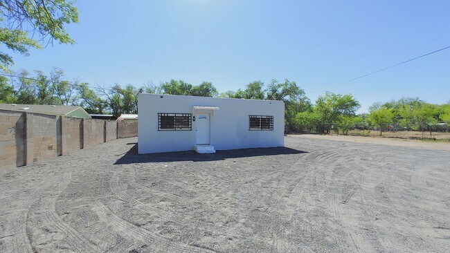 Building Photo - Newly Remodeled 3 Bedroom 2 Bath Home!