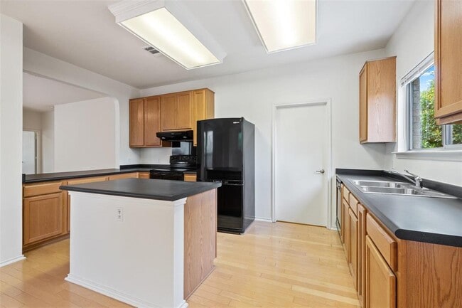 Building Photo - 2117 Sage Canyon Dr