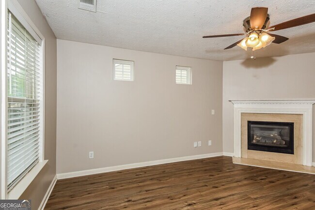 Building Photo - 632 Spanish Oak Dr