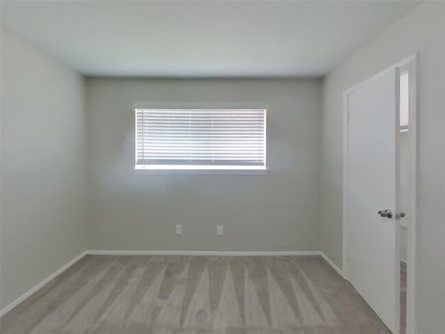 Building Photo - 4827 Casemont Dr