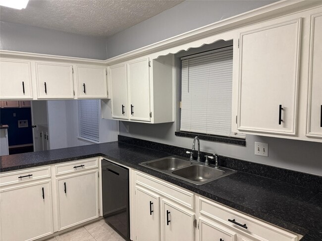 Building Photo - 9826 Sagewell Dr