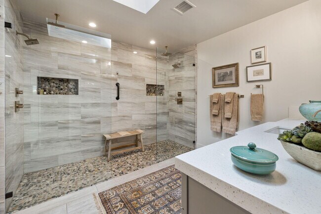 Building Photo - 76 Princeton Dr