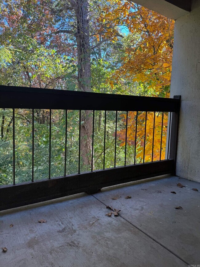 Building Photo - 301 Kings Row Dr