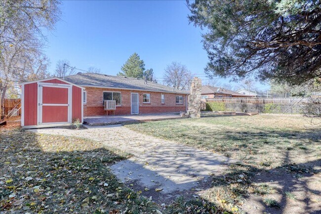 Building Photo - Ranch, no stairs, 1-car garage, fenced yar...