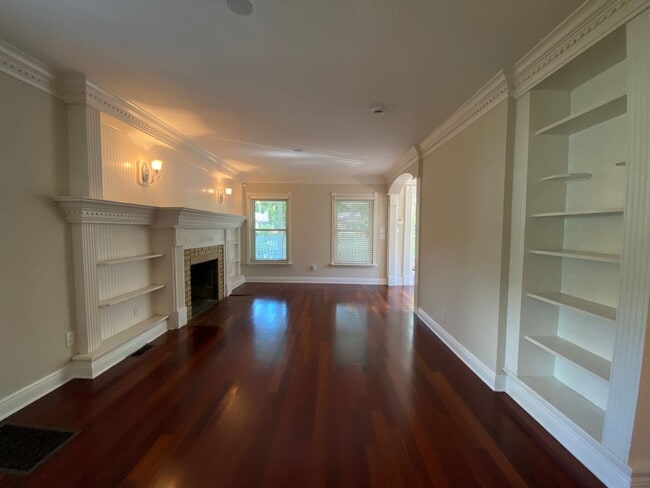 Building Photo - Charming 3 Bed, 3 Bath Home in Lake Davis/...