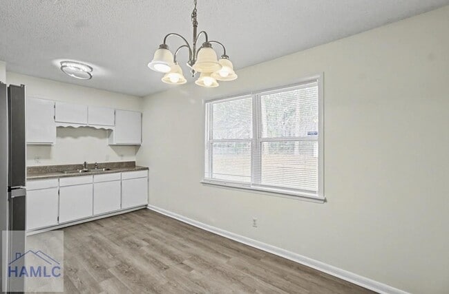 Building Photo - 740 Fleming Rd