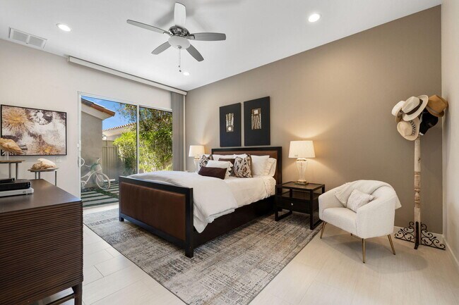 Building Photo - 502 Desert Holly Dr