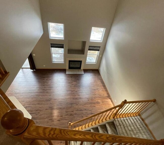 Building Photo - 458 Landmark Ave