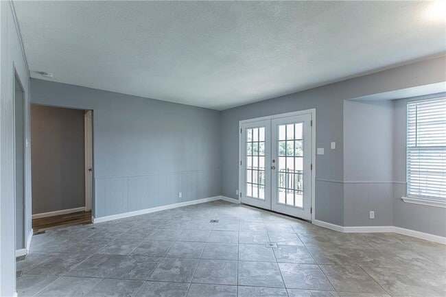 Building Photo - 1171 Angelina St