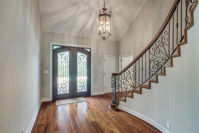 Building Photo - 211 Briarpark Dr