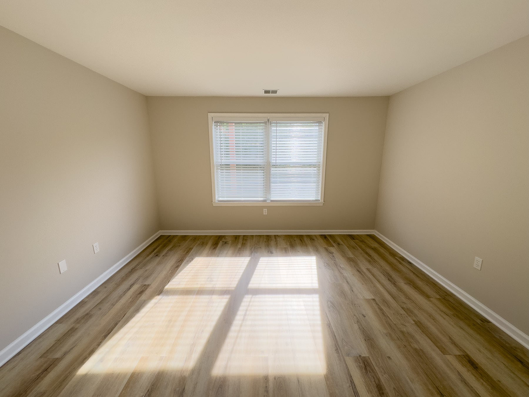 Building Photo - 185 Lindfield Cir