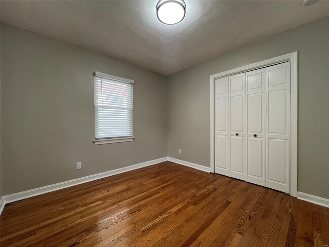 Building Photo - 6911 Pine Ridge Dr