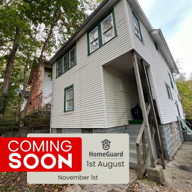 Building Photo - 712 Roselle Ave