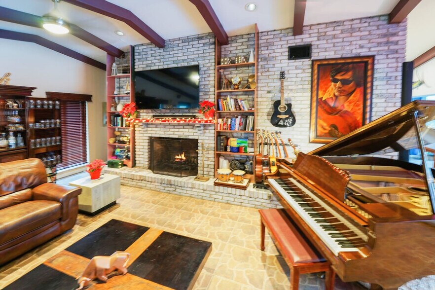 Building Photo - 4501 Briarcliff Ln