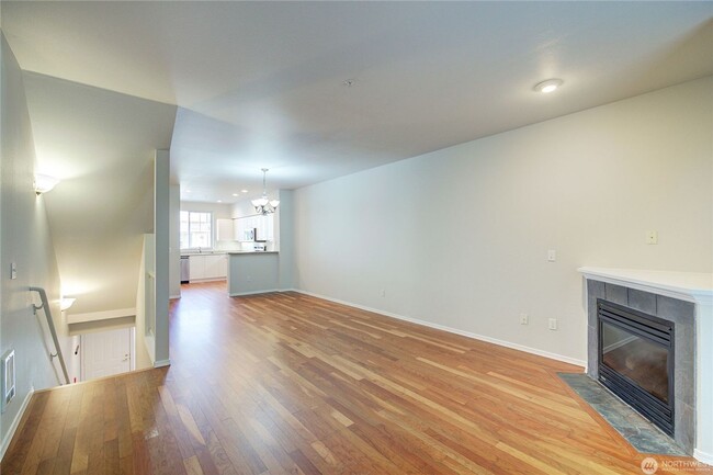 Building Photo - 2bd/2.25ba Bothell Townhome