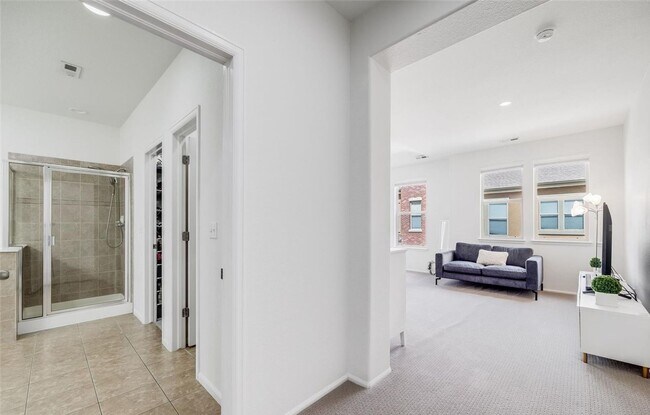 Building Photo - Updated 2BD, 2.5BA Townhome in Centennial ...