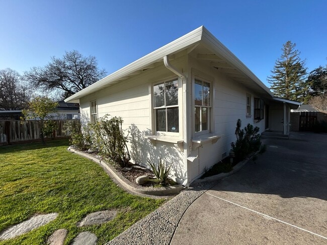 Building Photo - Rare Lindell Drive Single-Family Home in Prime Walnut Creek Location!