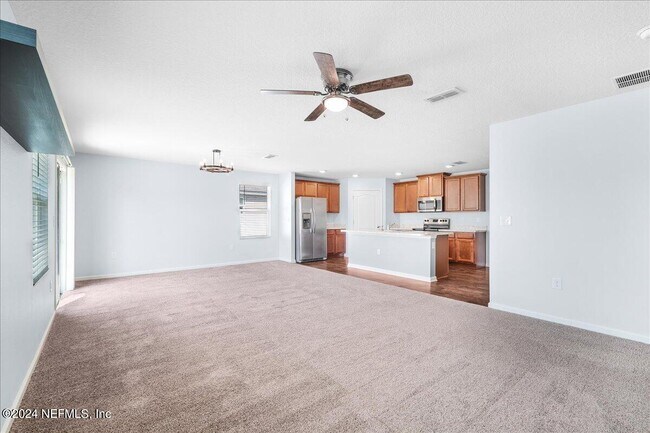 Building Photo - 2165 Pebble Point Dr