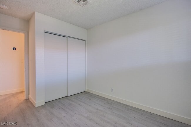 Building Photo - 5009 Evergreen Ave