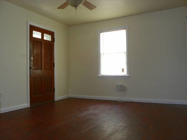 Building Photo - 9703 Narragansett Pkwy