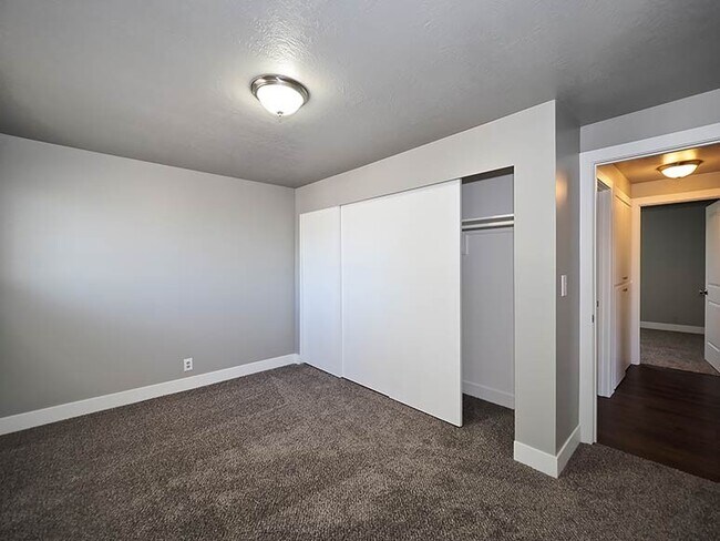 Building Photo - 3064 W Beaver Cir