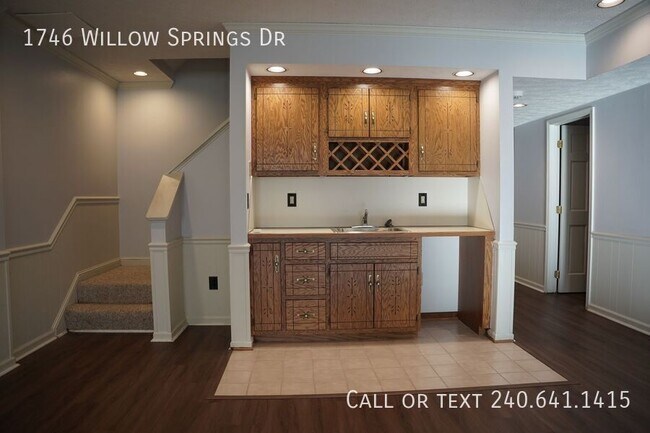 Building Photo - 1746 Willow Springs Dr