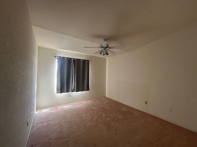 Building Photo - 3 Bedroom - 2 Bath Home